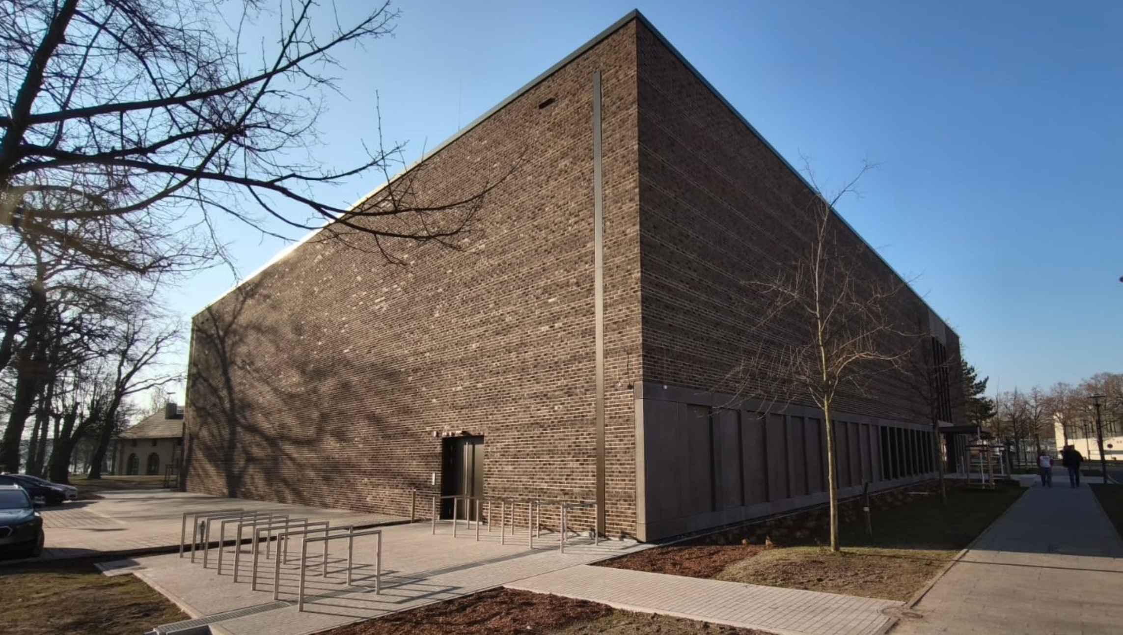 Neubau Dreifeld-Sporthalle am Luftschiffhafen