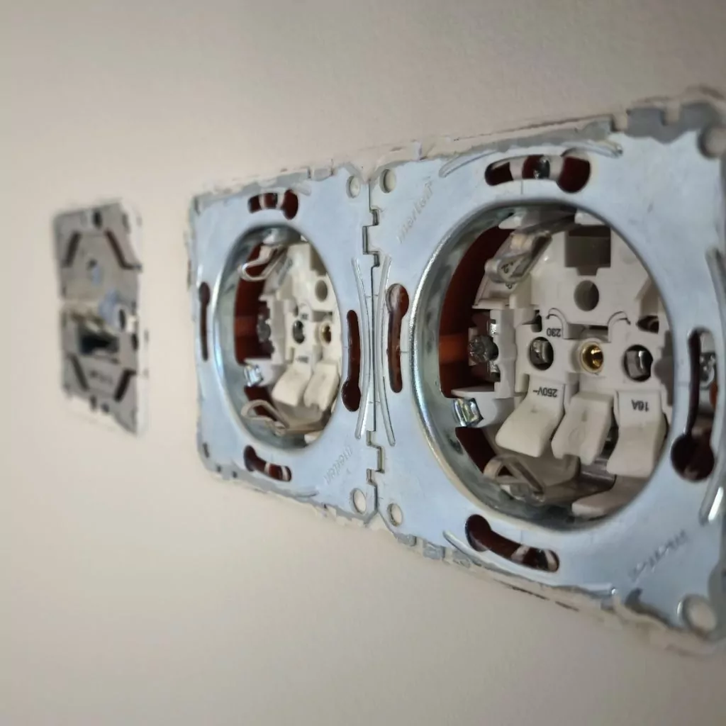 Steckdose ohne Gehäuse